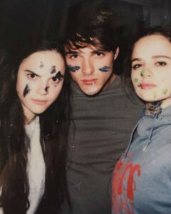 jacob-elordi-with-sisters